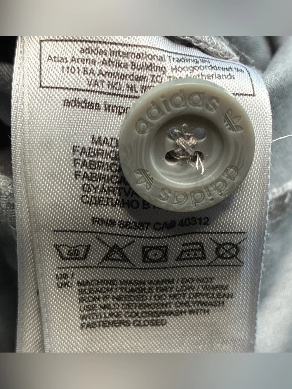 Adidas Originals Mens Khaki Tan Cargo Shorts Logo Size 38 Casual Outdoor